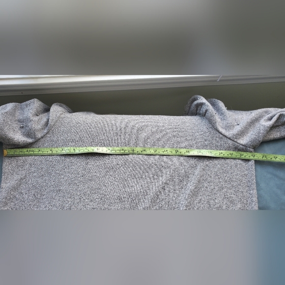 Lily Morgan Hesther Gray Sweater with Pearl Studded Sleeves Size XL - Picture 10 of 11